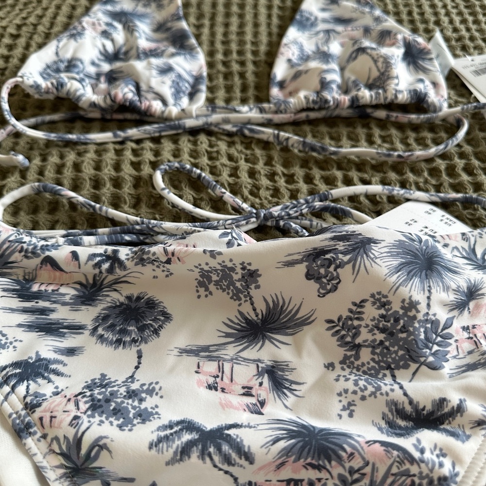 NWT Abercrombie & Fitch Bikini - Picture 3 of 5